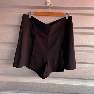 J. Crew NWT black Pleated short in 365 crepe